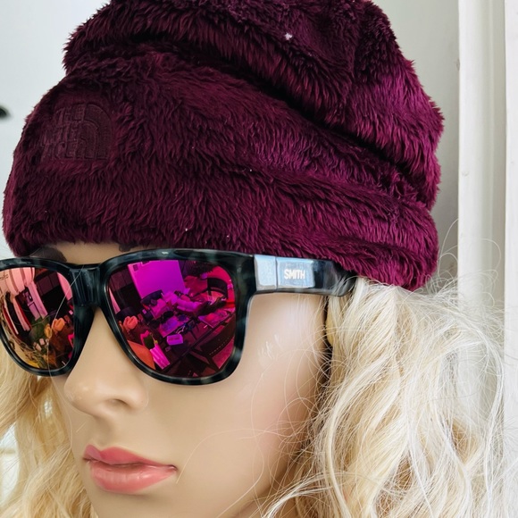 The North Face Osito Fleece Beanie Burgundy - Picture 2 of 4